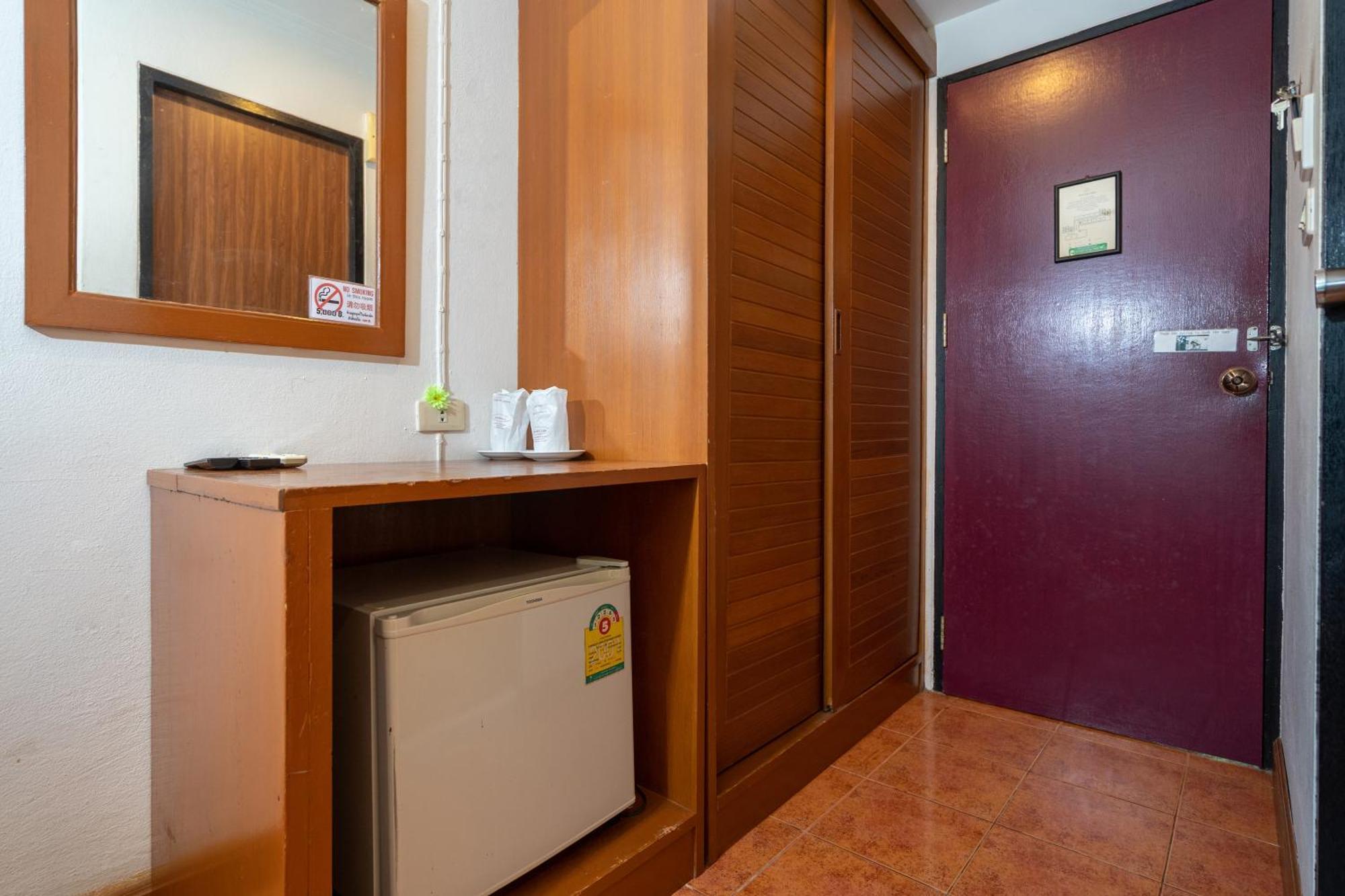 Patong Central Residence & Apartment Quarto foto